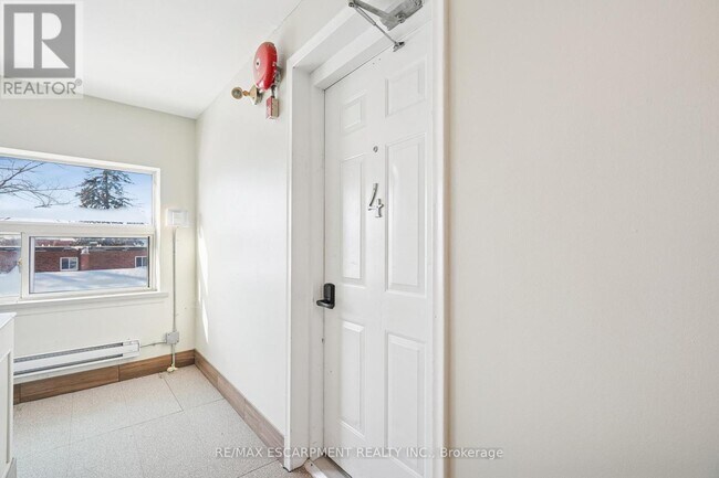 Photo du bâtiment - 1 Elgin St N