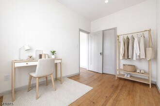 Building Photo - 265 N 17th St