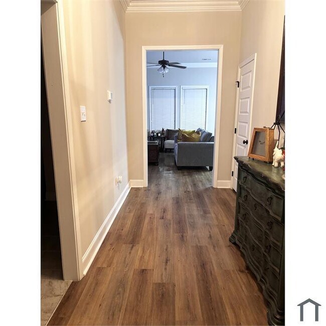 Foto del edificio - 127 Rita Ann Wy