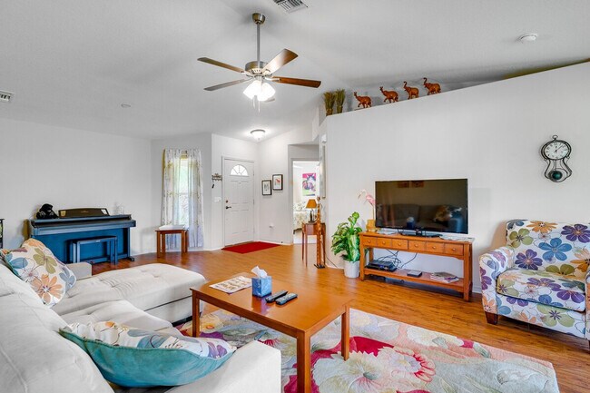 Foto del edificio - 15870 SW 16th Avenue Rd