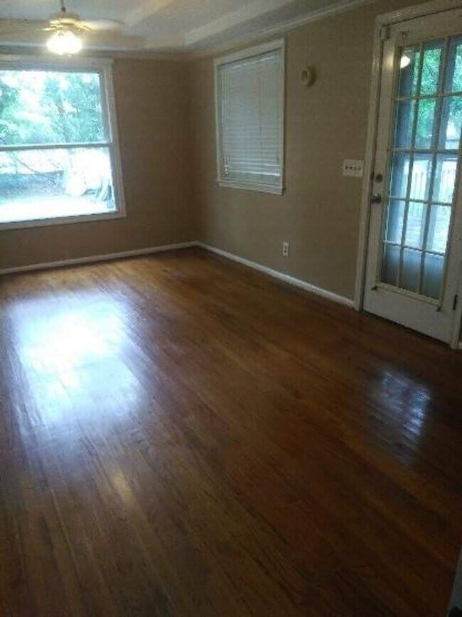 Building Photo - 204 Irongate Dr