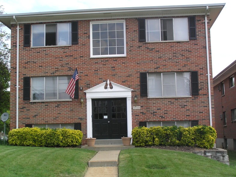 Oakview Lyndover Apartments Rentals Maplewood, MO