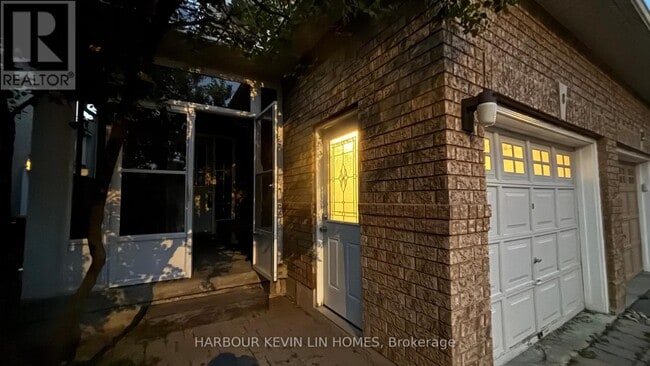 Building Photo - 8 Hacienda Dr