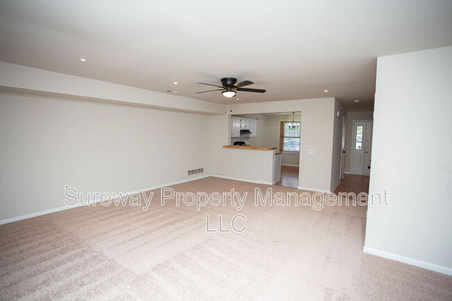 Building Photo - 137 Brent Ct