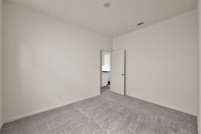 Building Photo - 583 Firemoon St