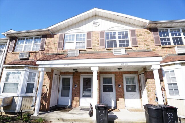 Foto del edificio - 82-21 Country Pointe Cir