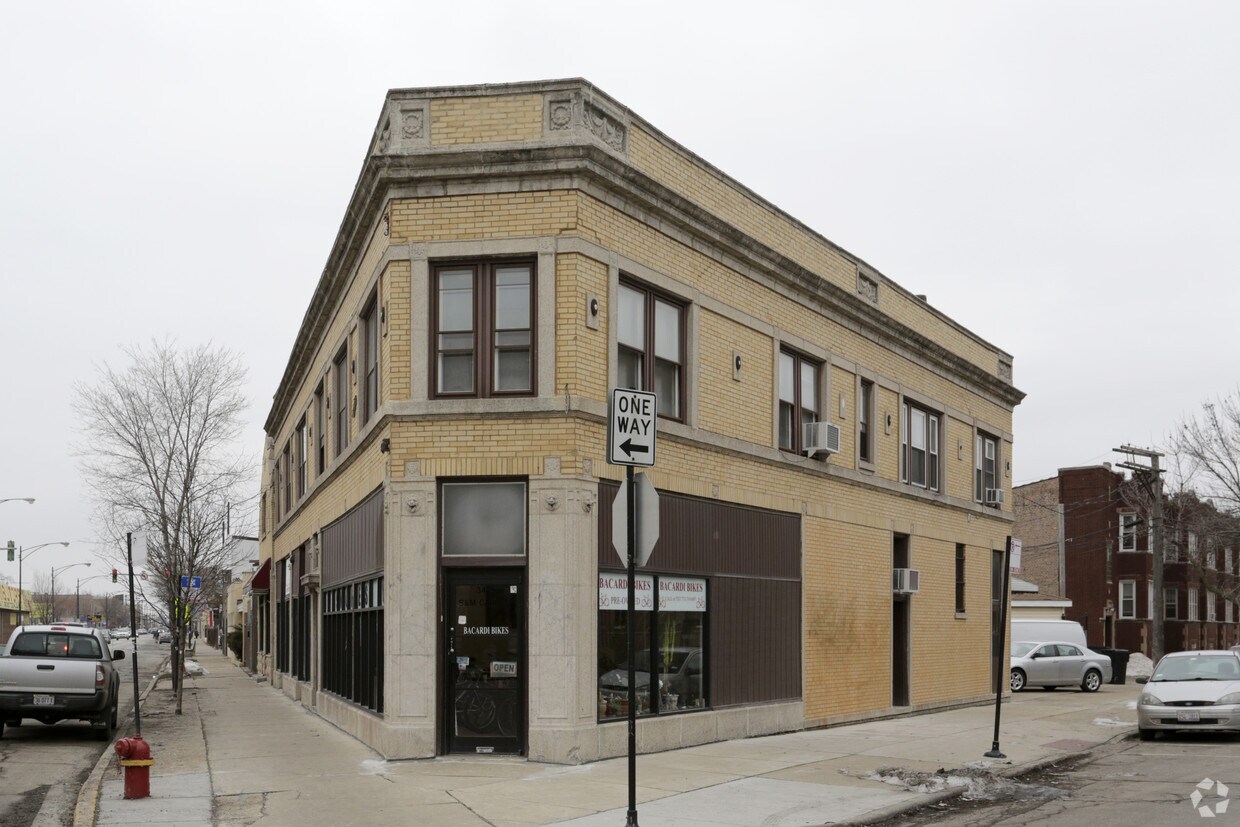 Foto del edificio - 3435 N Milwaukee Ave
