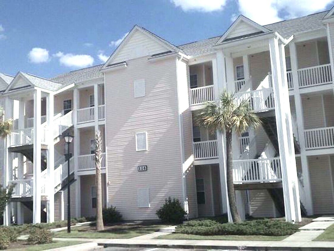 Foto principal - AVAILABLE NOW! 3 BED/2 BATH CONDO IN FOUNT...
