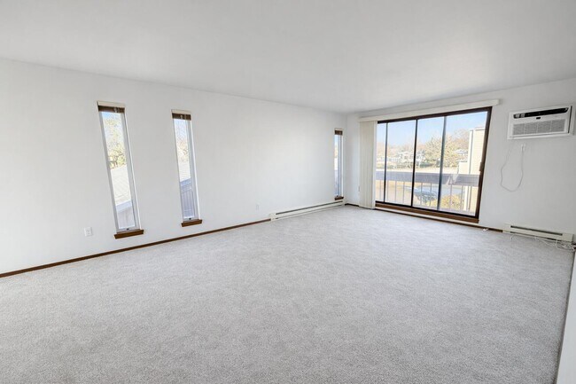 Foto del edificio - 1876 Haymarket Rd