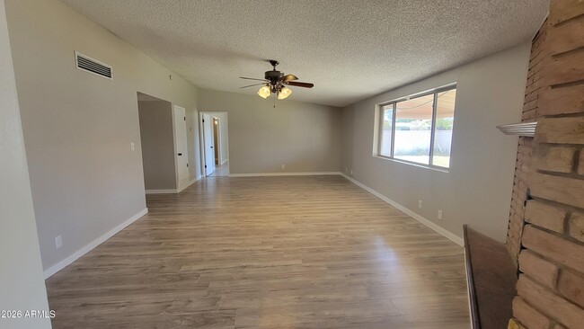 Building Photo - 464 Nelson Dr