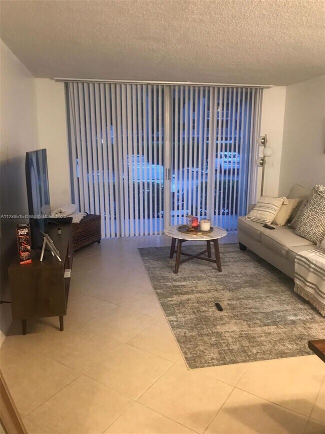 Foto del edificio - 1350 SE 3rd Ave