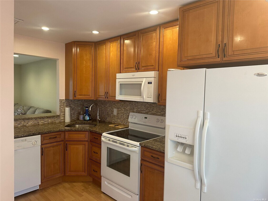 Primary Photo - 2410 Farmers Ave