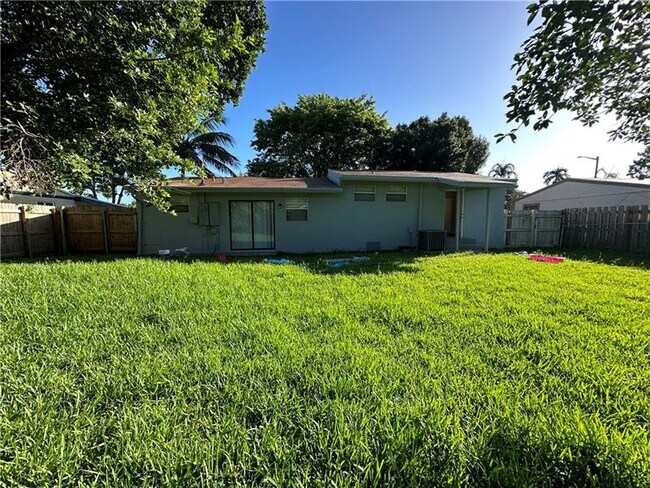 Building Photo - 6830 Broadview Blvd