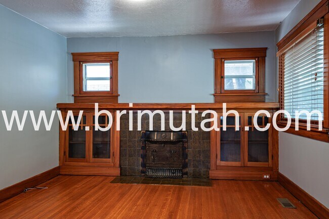 Foto del edificio - 628 Browning Ave S