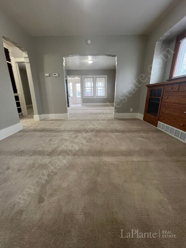 Building Photo - Newly Remodeled 2-Bedroom Home for Rent