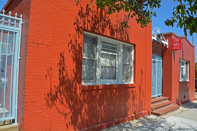 Building Photo - 1151 Daisy Ave