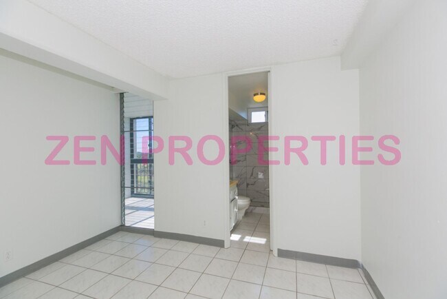Foto del edificio - a 2 bdrm, 2 bath unit with 2 prkg at Fairway House for rent