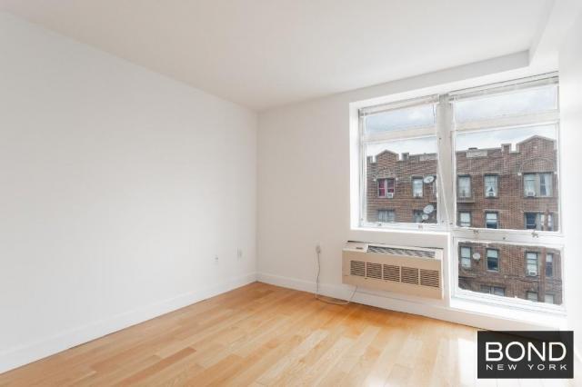 Foto del edificio - 1 bedroom in Astoria NY 11102