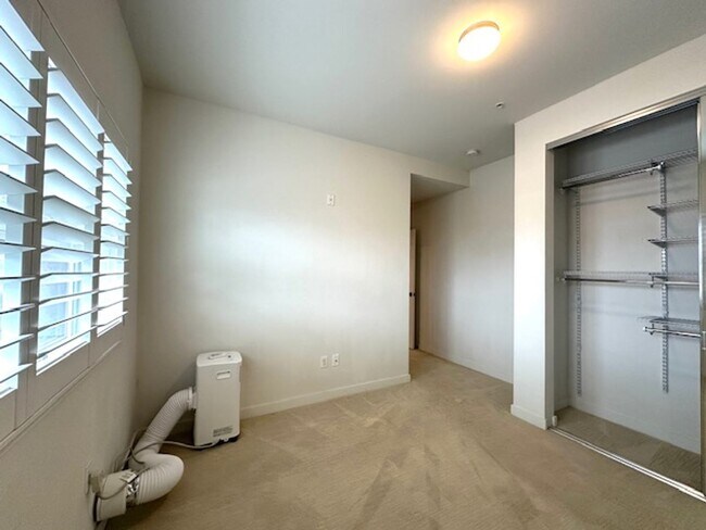 Building Photo - 2 Bedroom, 2 Bathroom, 2 Parking (Residenc...