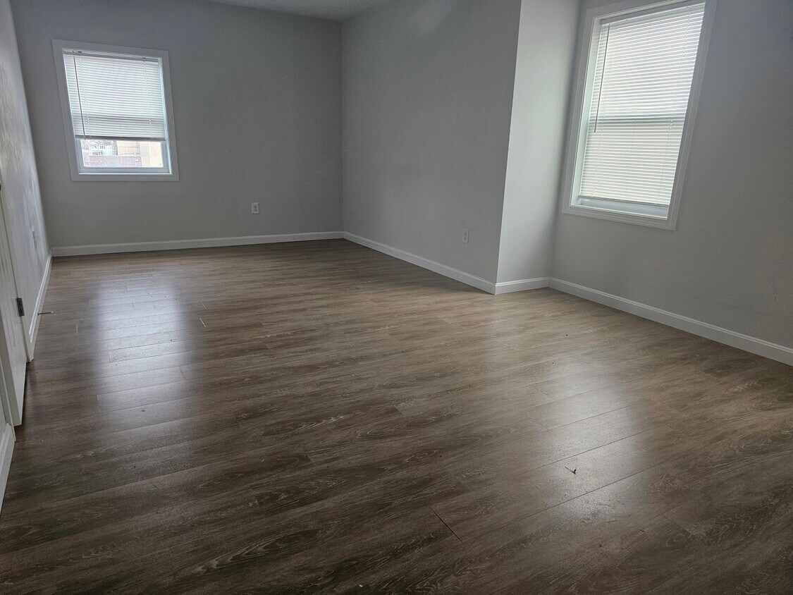 Building Photo - 3 Brookline St