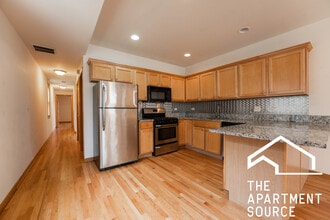 Building Photo - 3117 N Damen Ave
