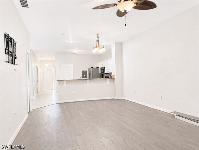 Foto del edificio - 10020 Heather Ln