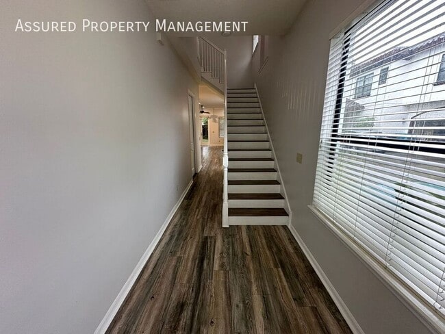 Photo - 116 E Esther St House