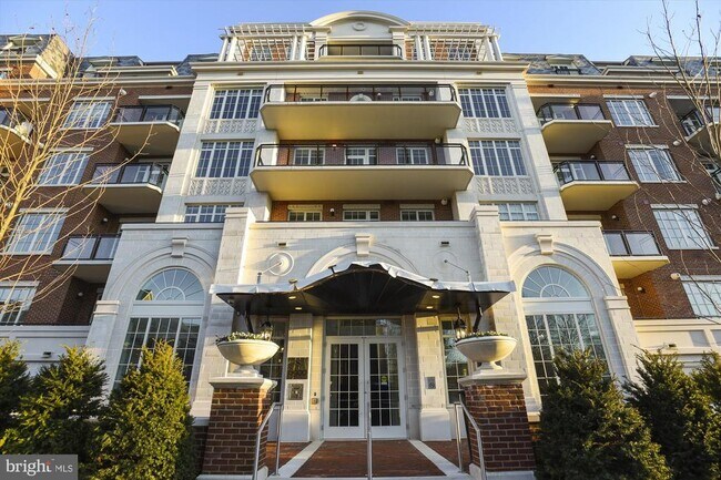Foto del edificio - 6900 Fleetwood Rd
