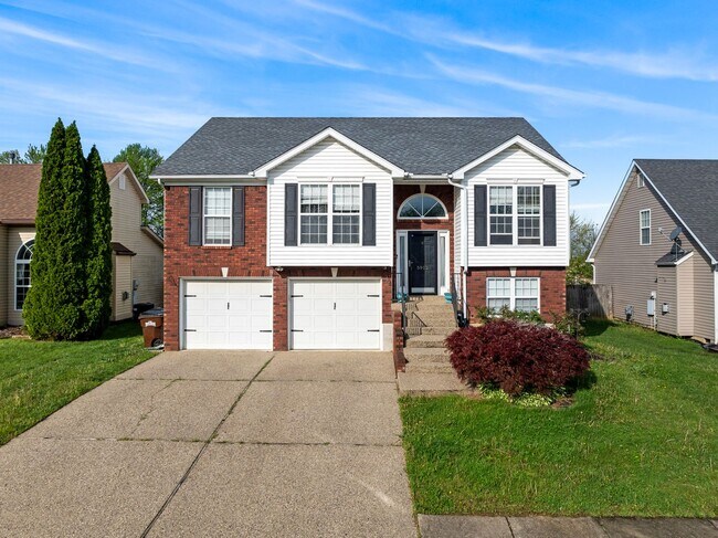 Spacious 4 Bedroom, 3 Bathroom Home! - Spacious 4 Bedroom, 3 Bathroom Home!