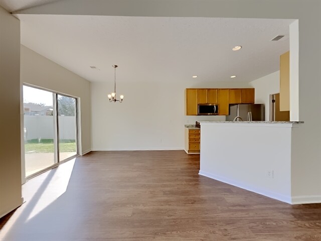 Foto del edificio - 432 Creekside Lane