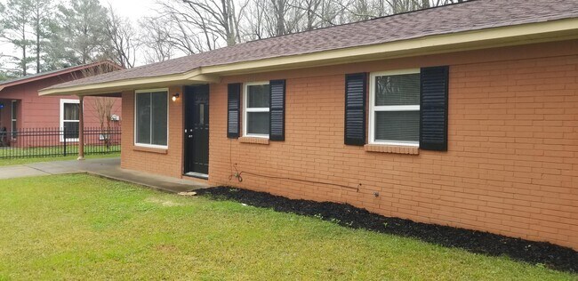 Building Photo - 6642 Abraham Lincoln Dr