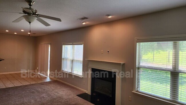 Building Photo - 7426 Sorrel Ct