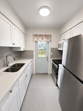Building Photo - 2550 NE 182nd St