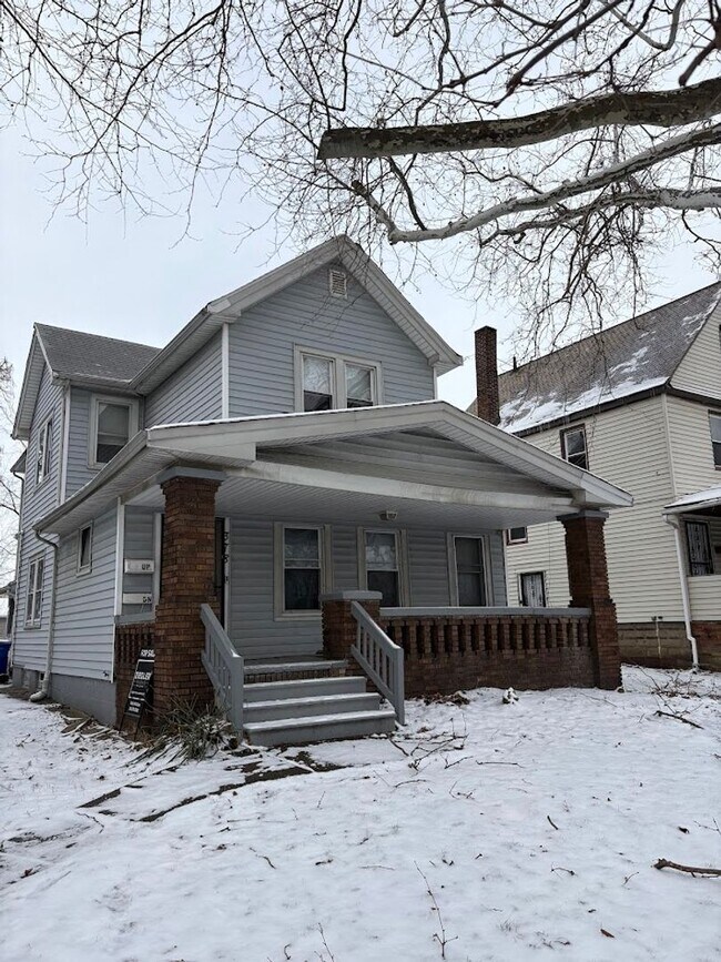 Building Photo - 378 E 156th St