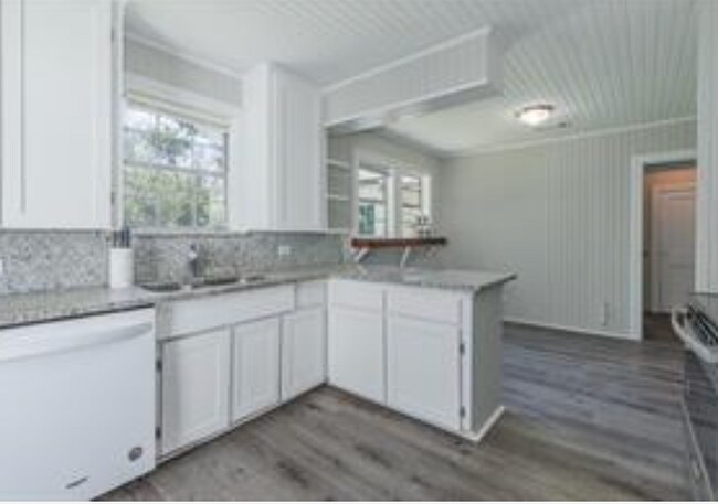 Updated Kitchen with Granite counters - 904 N Virginia St