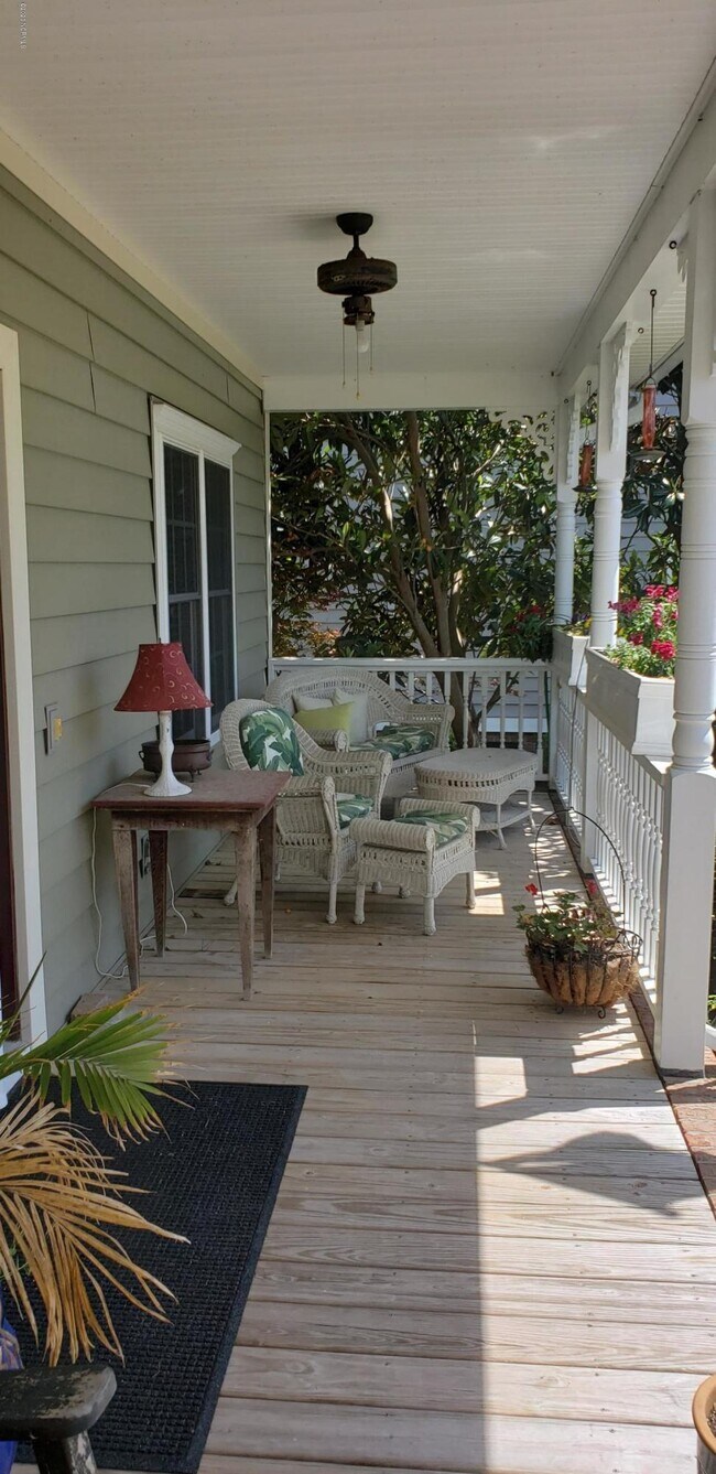 Building Photo - 504 Cades Trail