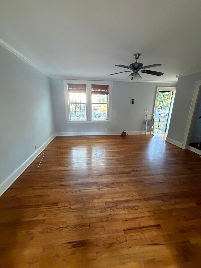 Sala de estar - 17 8th Ave