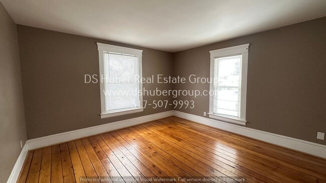 Photo - 420.5 W Maple St Apartment