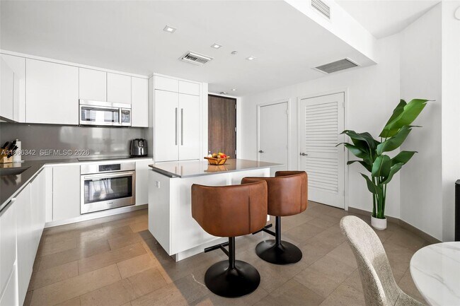 Foto del edificio - 88 SW 7th St