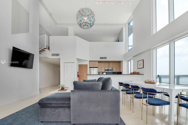 Foto del edificio - 7939 East Dr