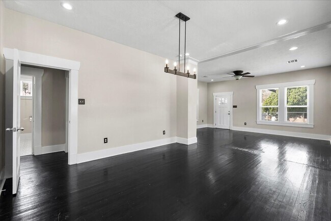 Building Photo - 213 Grace St