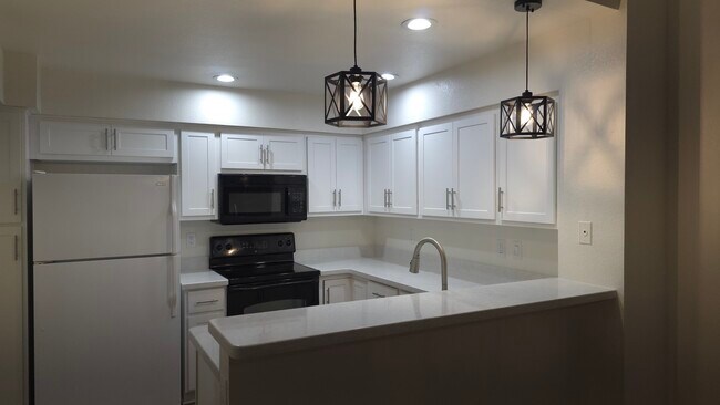 Cocina - 1717 E Union Hills Dr