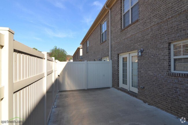 Área al aire libre - CHANEY PLACE TOWNHOMES