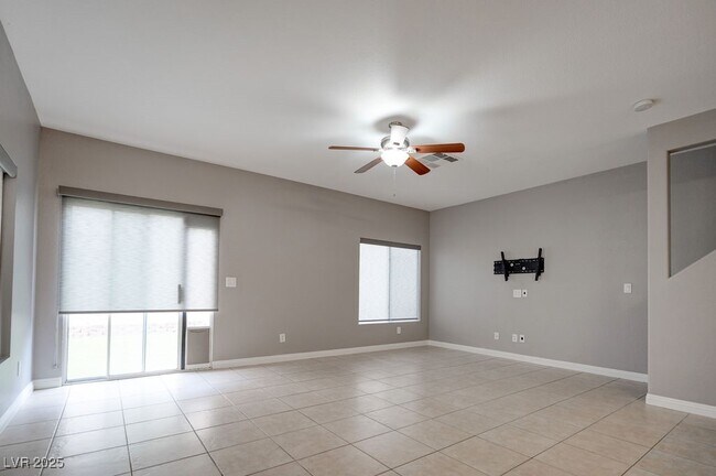 Foto del edificio - 2586 Land Rush Dr