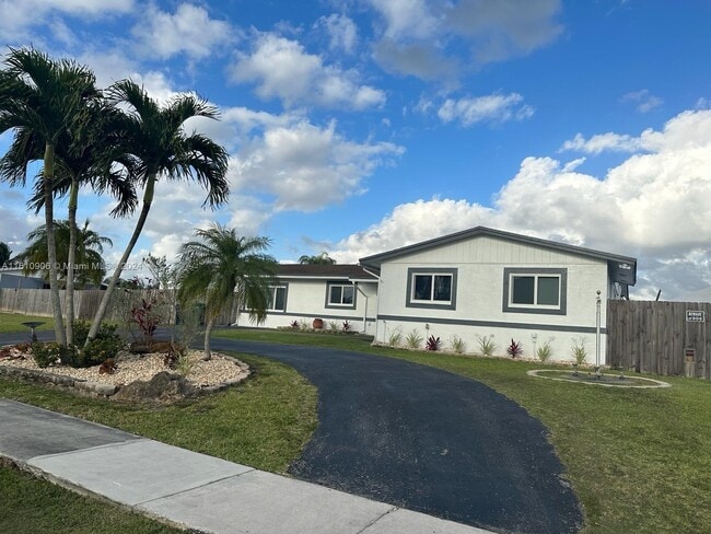 Building Photo - 27665 SW 163rd Ave
