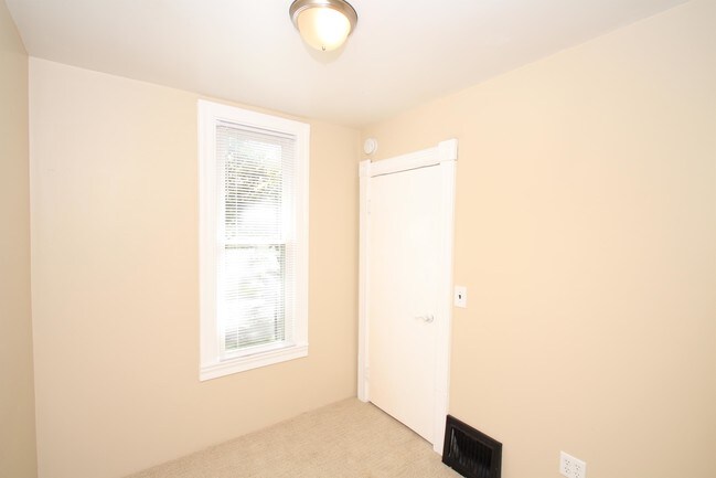 Building Photo - 357 Hogadone Ave SW