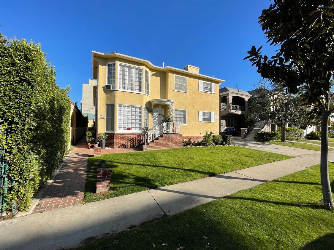 1050 S Corning St Unit 4, Los Angeles, CA 90035 Apartments in Los