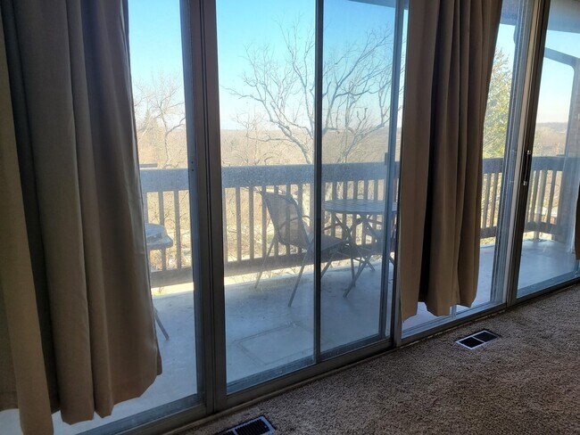 Foto del edificio - 5700 Hillcrest Ln