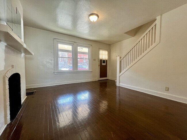 Foto del edificio - Beautiful 2BR Duplex in a Great Oakland Location! Call Today to Schedule a Tour!
