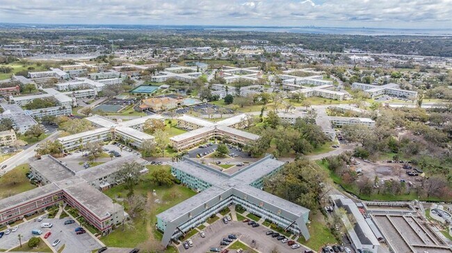 Foto del edificio - 2042 Australia Way W